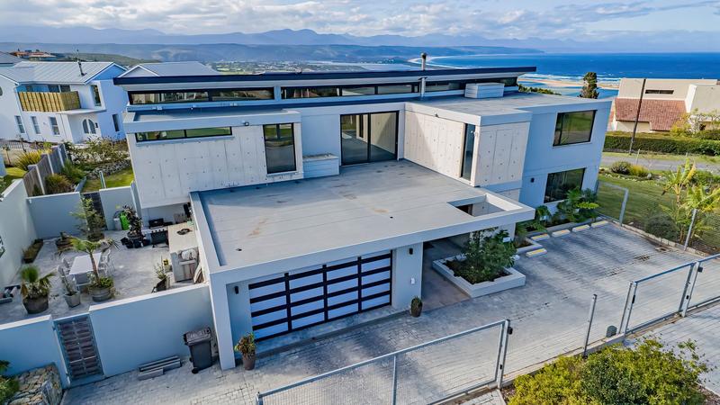 5 Bedroom Property for Sale in Plettenberg Bay Western Cape